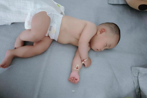 楚雄宝宝咳到吐怎么办